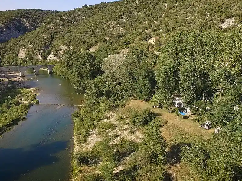 vue aérienne rivière de la Cèze
